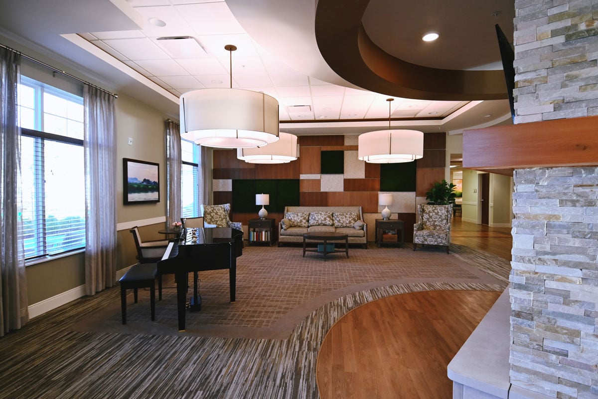 The lobby lounge beneath the rotunda